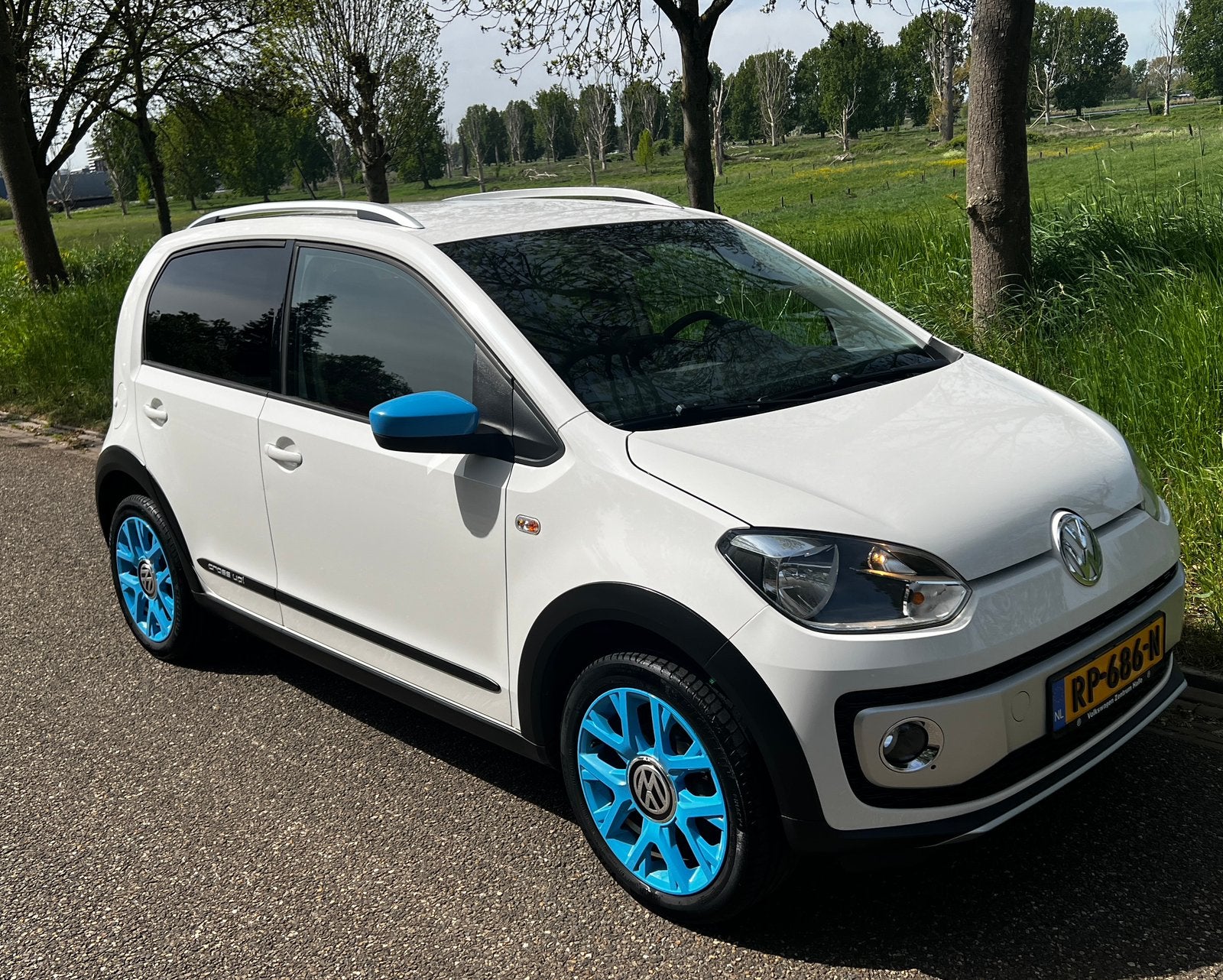 Volkswagen Cross up!, Auto's, Stof, 74 pk, 4 stoelen, Wit