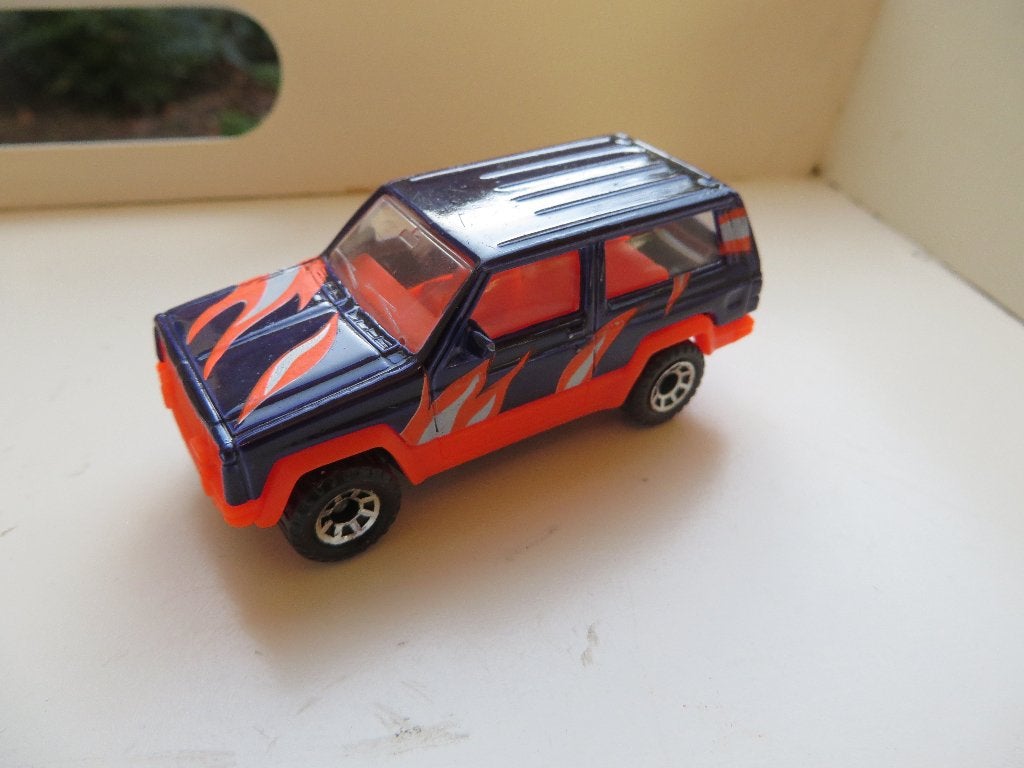 Matchbox Jeep Cherokee paars - roze, Ophalen of Verzenden, Zo goed als nieuw, Auto
