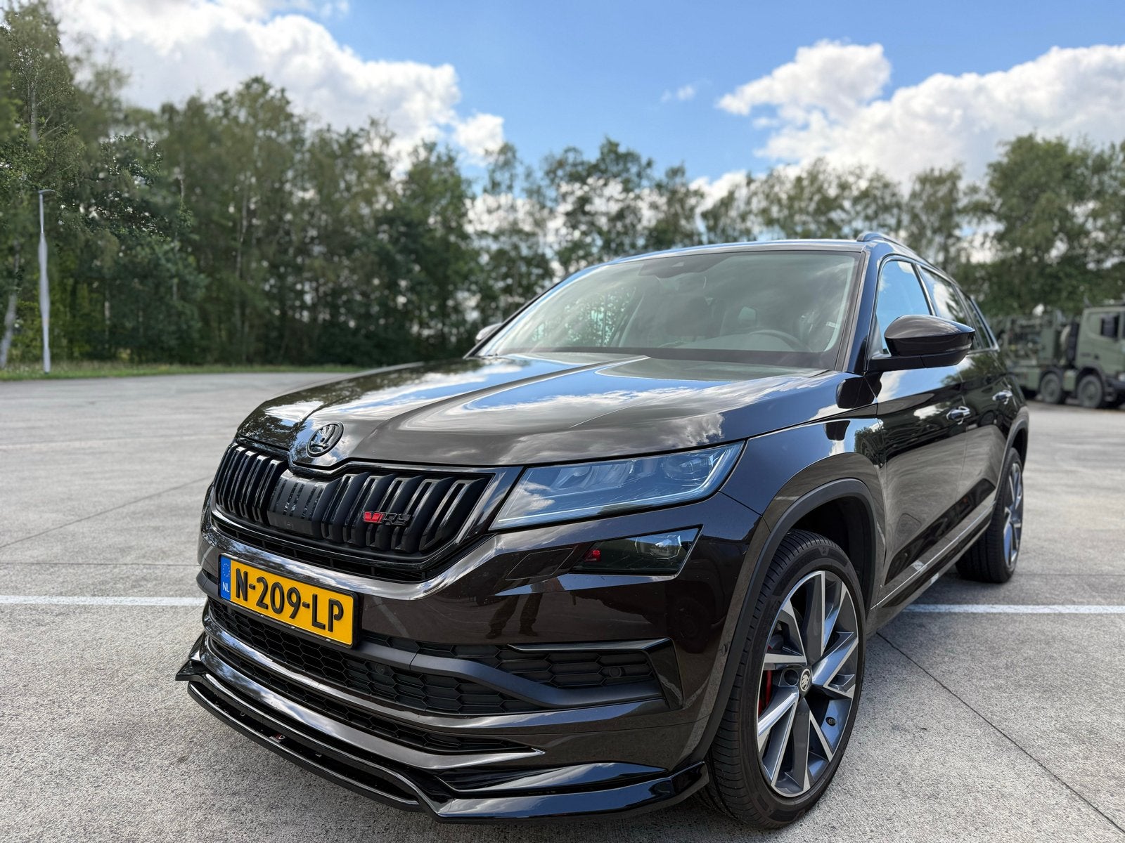 Skoda Kodiaq 2.0 TSI 240 pk Dsg-7 4x4 ( 7- zitter) Bruin, Automaat, Zwart, 4 cilinders, 179 pk
