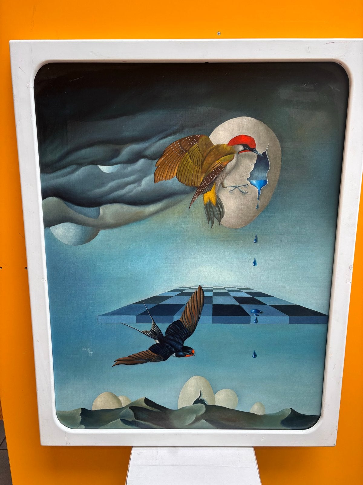 Bijzonder surrealistisch schouwspel 97 x 78 door André van L, Ophalen, Ingelijst, Olieverf, Hout