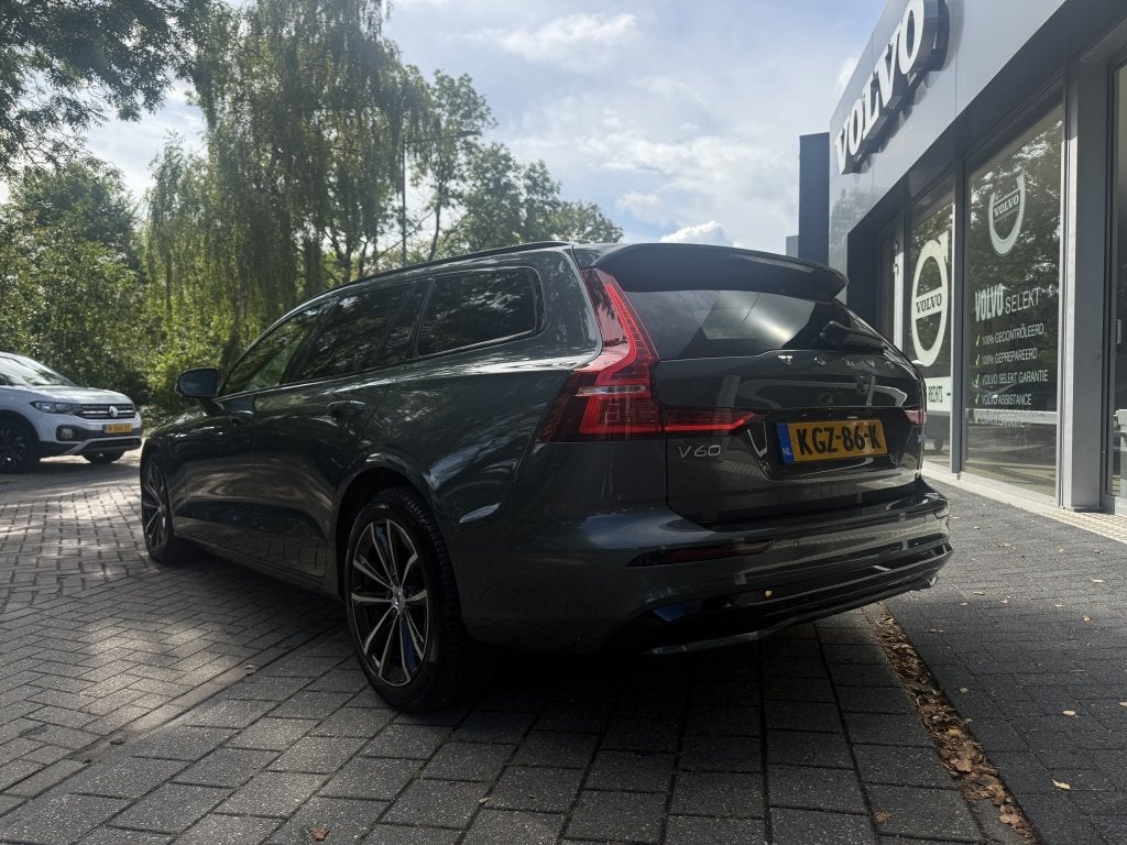 Volvo V60 T8 AWD Plus Dark | Heads- up display | Schuif-/kan, Dealer onderhouden, Gebruikt, Euro 6, 4 cilinders