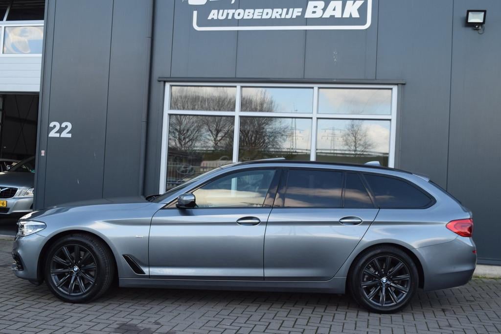 BMW 5-serie Touring 520d High Executive | Head-Up | Dodehoek, Automaat, Achterwielaandrijving, 2000 kg, 23 km/l