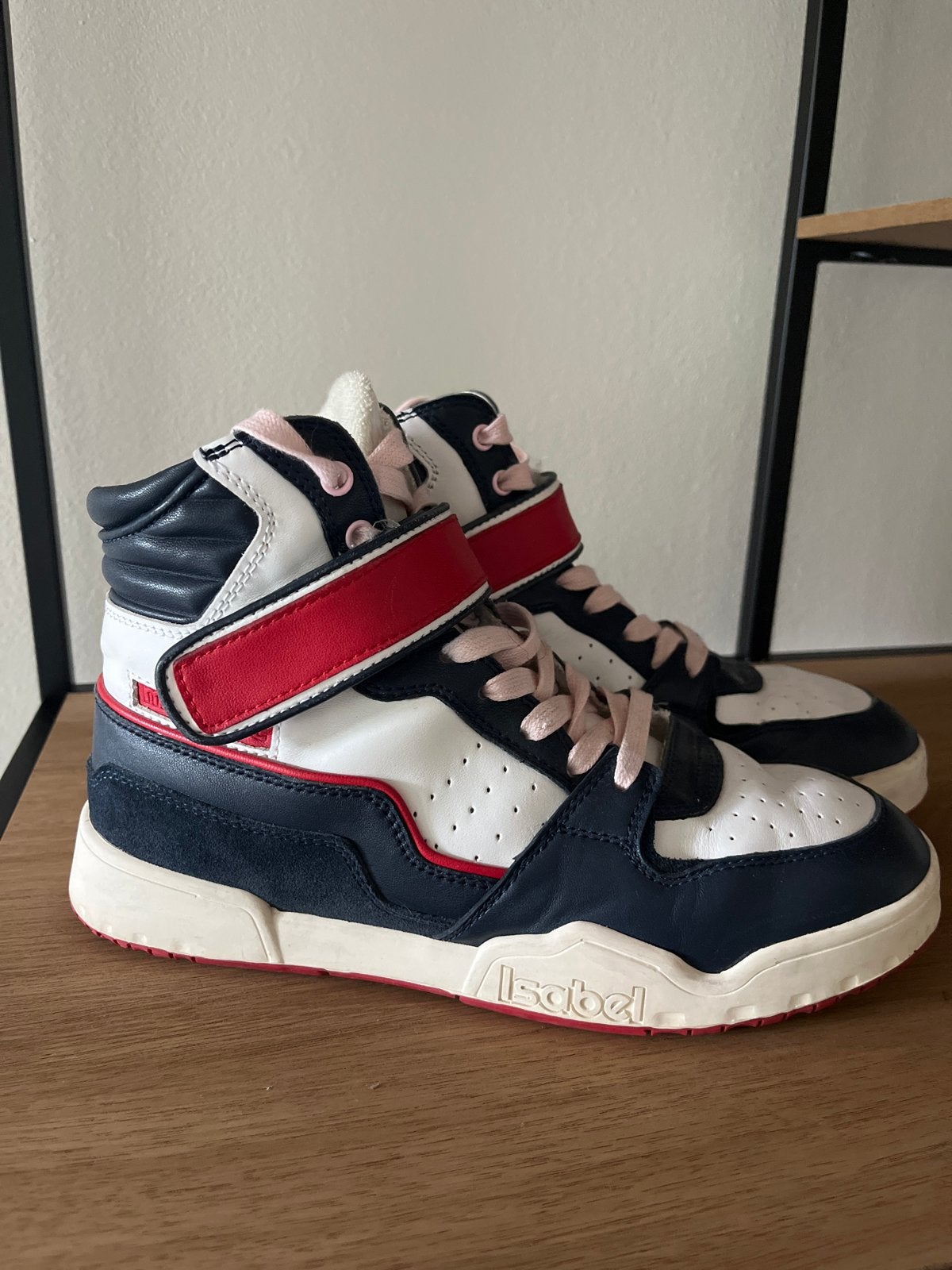 Isabel Marant Sneakers Maat 39 - Zo goed als nieuw, Wit, Ophalen of Verzenden, Sneakers of Gympen, Gedragen