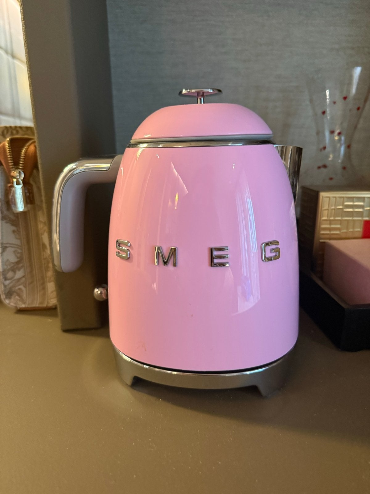 Smeg Waterkoker 0,8 liter Roze - Zeer nette staat, Ophalen of Verzenden, Zo goed als nieuw