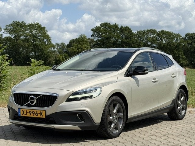 Volvo V40 Cross Country T3 POLAR+ LUXURY AUTOM LEDER BOMVOL, Auto's, Volvo, Euro 6, 4 cilinders, V40, Automatische klimaatregeling