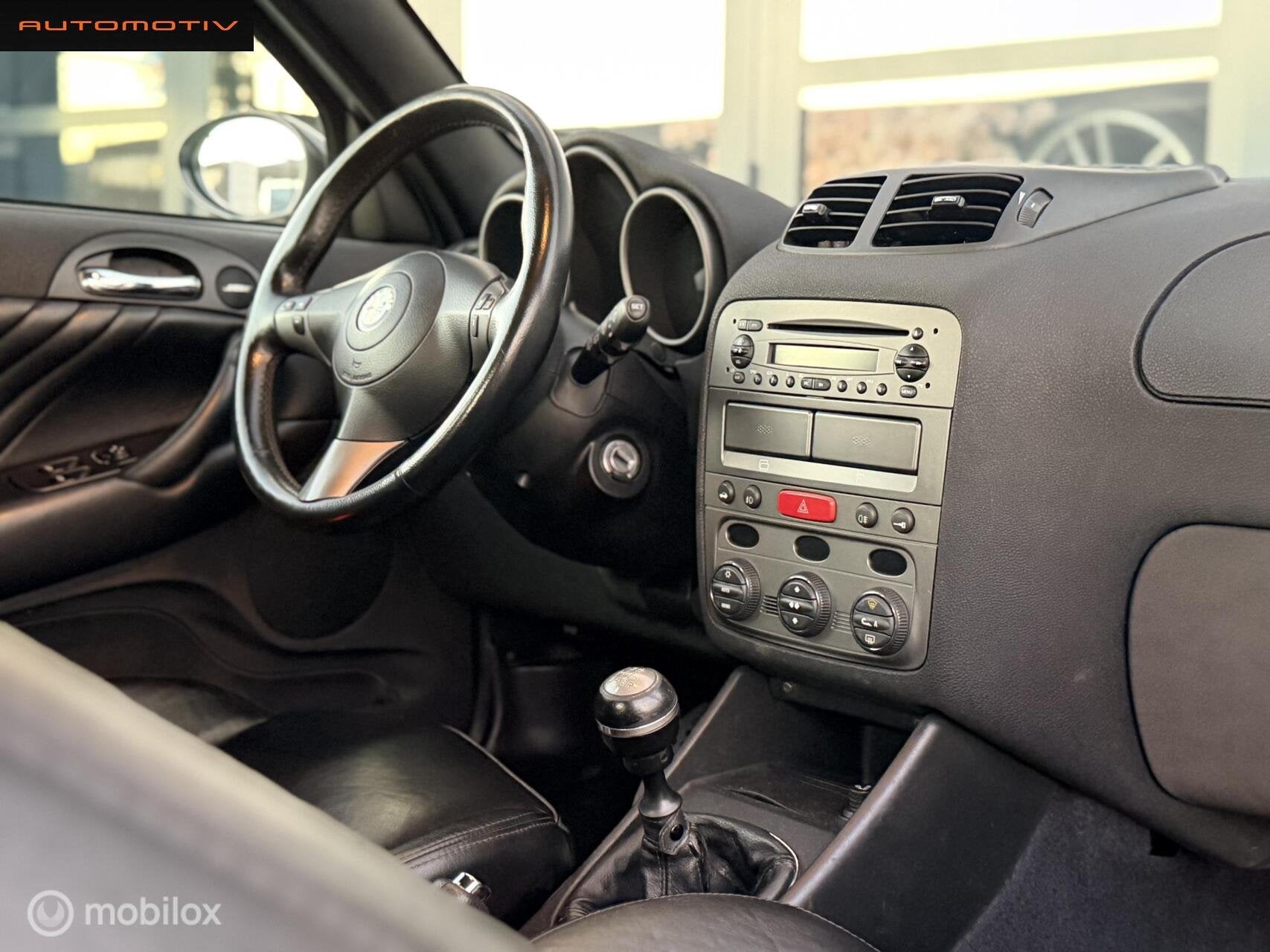 Alfa Romeo 147 3.2 V6 GTA NOVITEC / FULL HISTORY /, Voorwielaandrijving, Gebruikt, Leder, Handgeschakeld