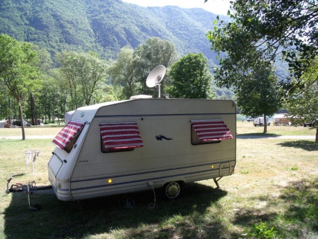 Vimara 410 de luxe, Overige merken, Vast bed, Schokbreker, Treinzit