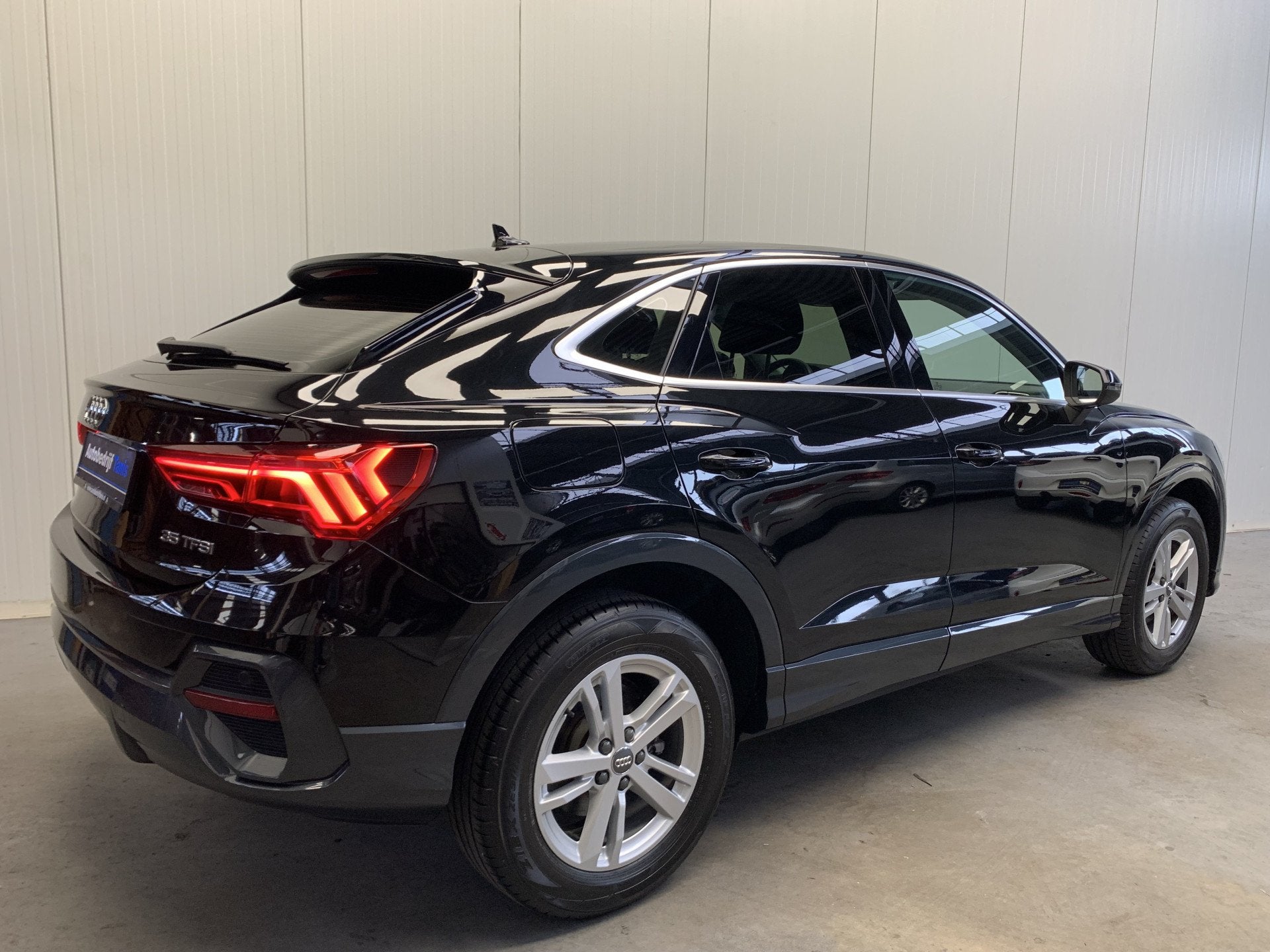 Audi Q3 Sportback 35 TFSI 150PK M-HEV Pro Line Sport NAVIGAT, Auto's, Stof, 4 cilinders, 1505 kg, Zwart