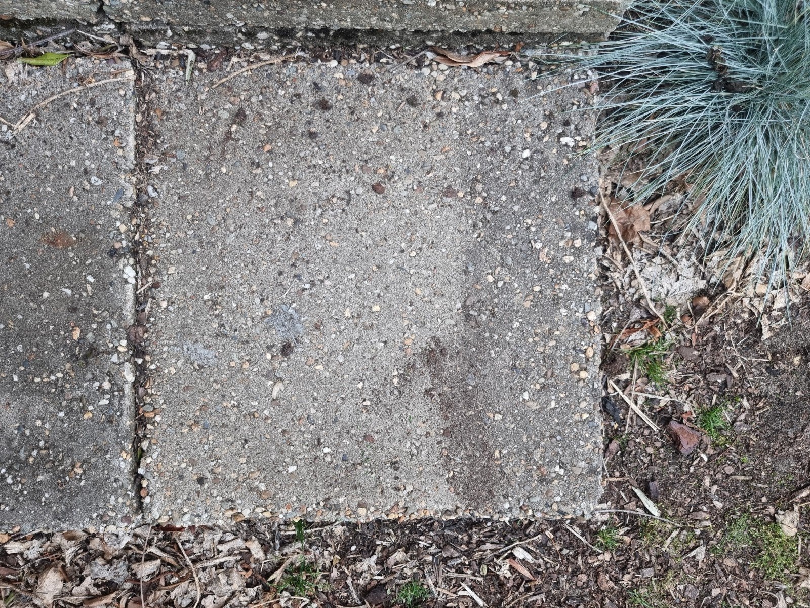 GERESERVEERD TM ZATERDAG - Gratis ophalen grindtegels 50x50, Tuin en Terras, Tegels en Klinkers, Ophalen, Gebruikt, Beton, Terrastegels