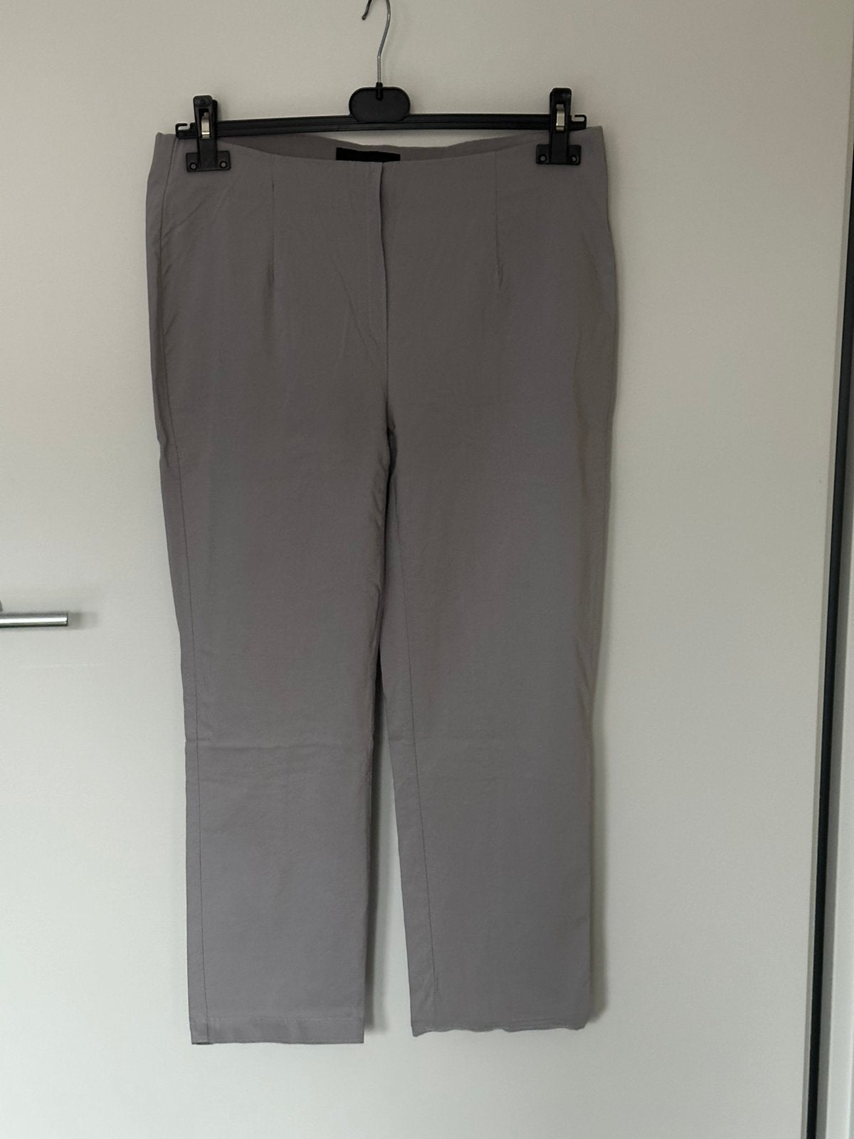 Mooie dunne dames zomerbroek merk Magic Shape., Ophalen of Verzenden, Zo goed als nieuw, Maat 42/44 (L), Lang