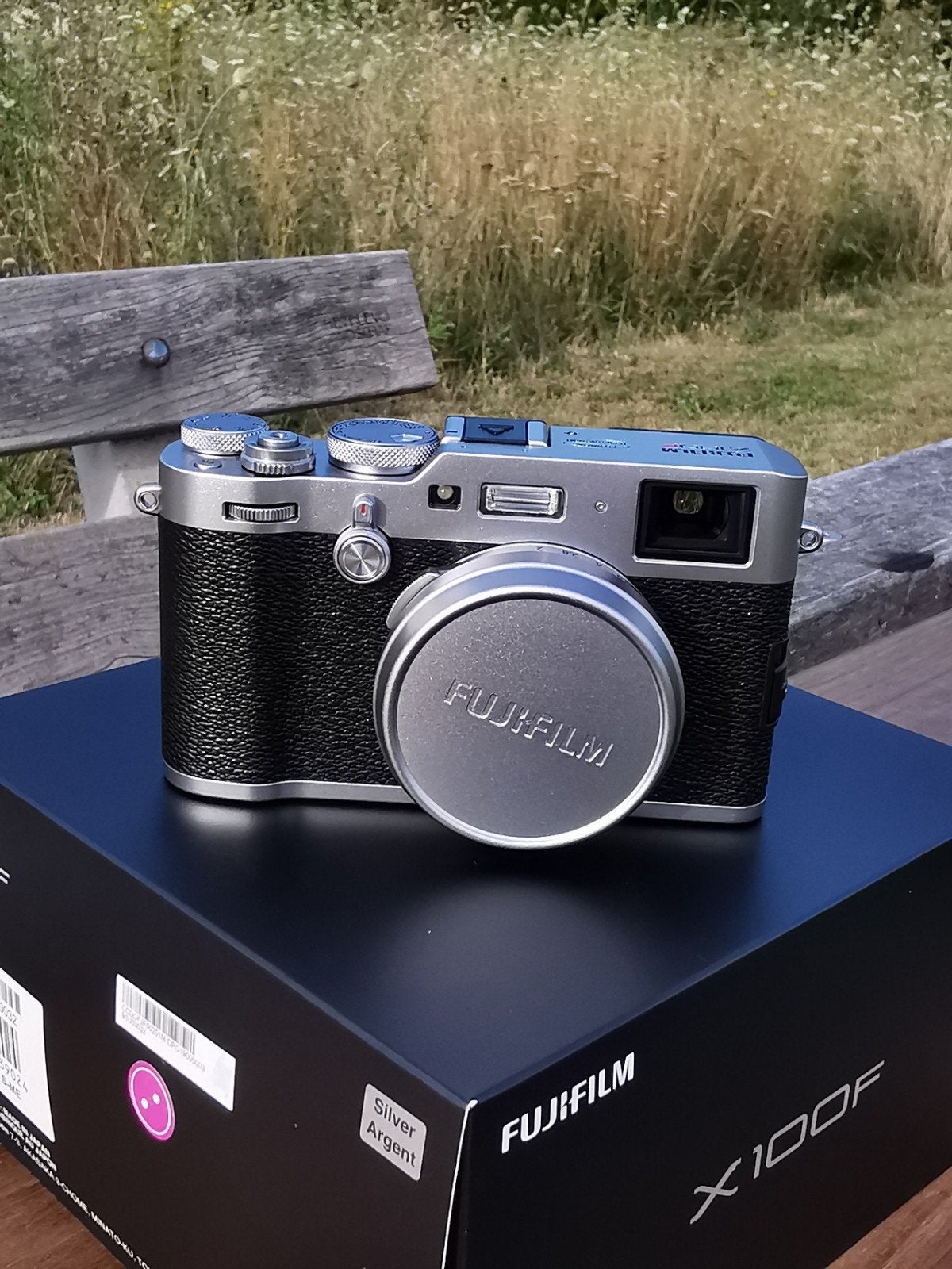 Fujifilm X100F compact camera (Nieuwstaat, 77 clicks), Ingebouwde flitser, Zo goed als nieuw, Fujifilm, Compactcamera