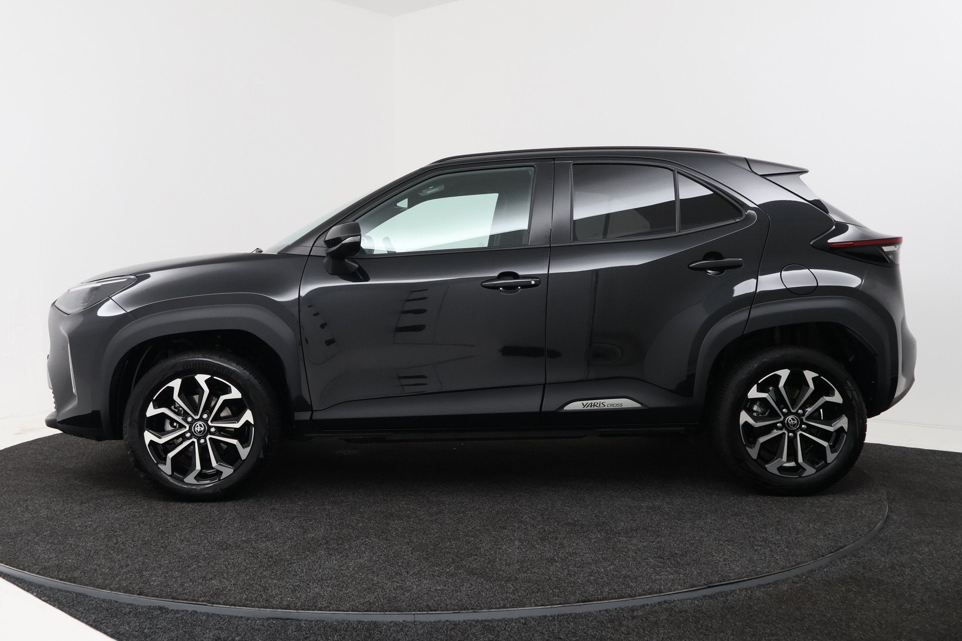 Toyota Yaris Cross 1.5 Hybrid 115 Dynamic (STOELVERWARMING,, Stof, 1165 kg, Bedrijf, 93 pk