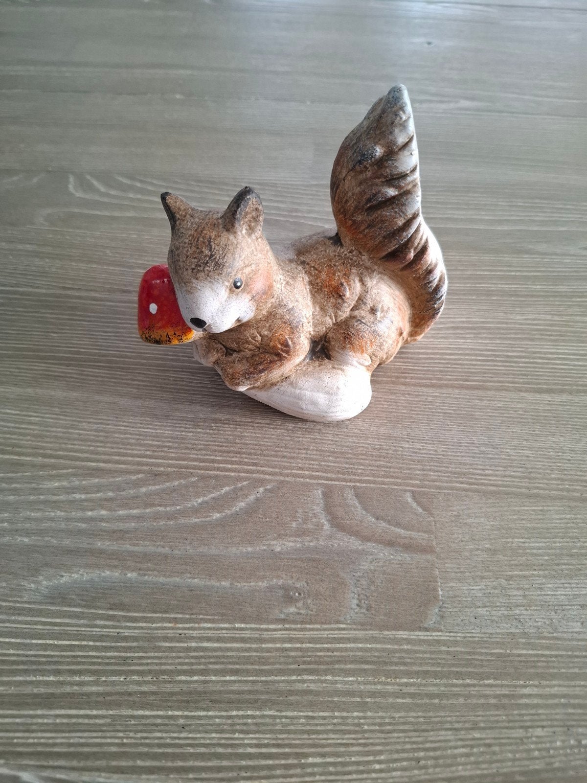 Nieuw Beeldje Eekhoorn met Paddenstoel - Intratuin, Nieuw, Ophalen of Verzenden, Landelijk, Bruin