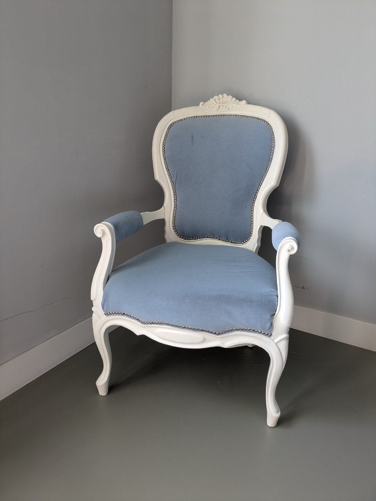 brocante stoel wit met blauw, Ophalen