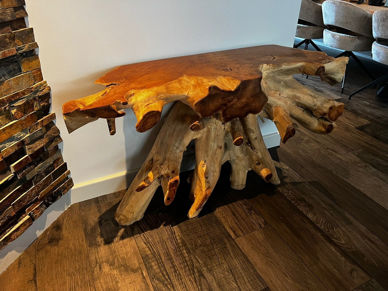 Robuuste sidetable van wortel teakhout, Huis en Inrichting, Tafels | Sidetables, Zo goed als nieuw, 25 tot 50 cm, 100 tot 150 cm