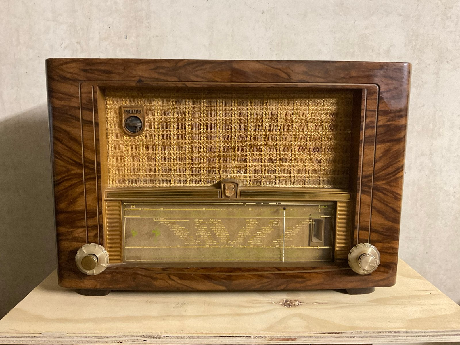 Philips Buizenradio uit 1953 - Moet nagekeken worden, Audio, Tv en Foto, Ophalen of Verzenden, Niet werkend, Philips