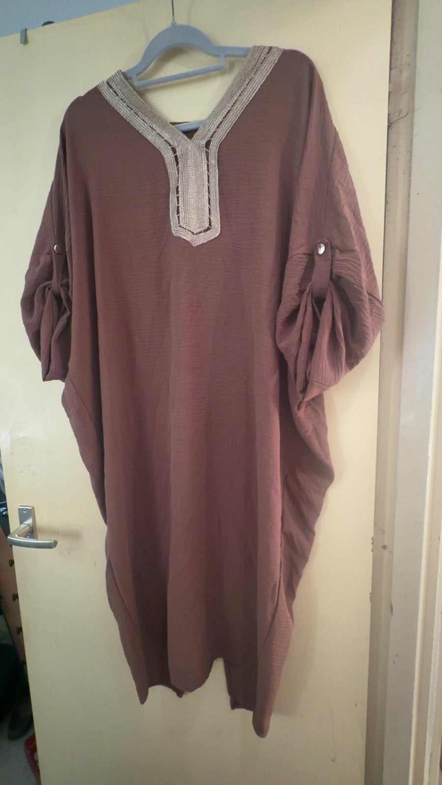 Bruine kaftan met gouden details, Maat 38/40 (M), Bruin, Verzenden, Zo goed als nieuw