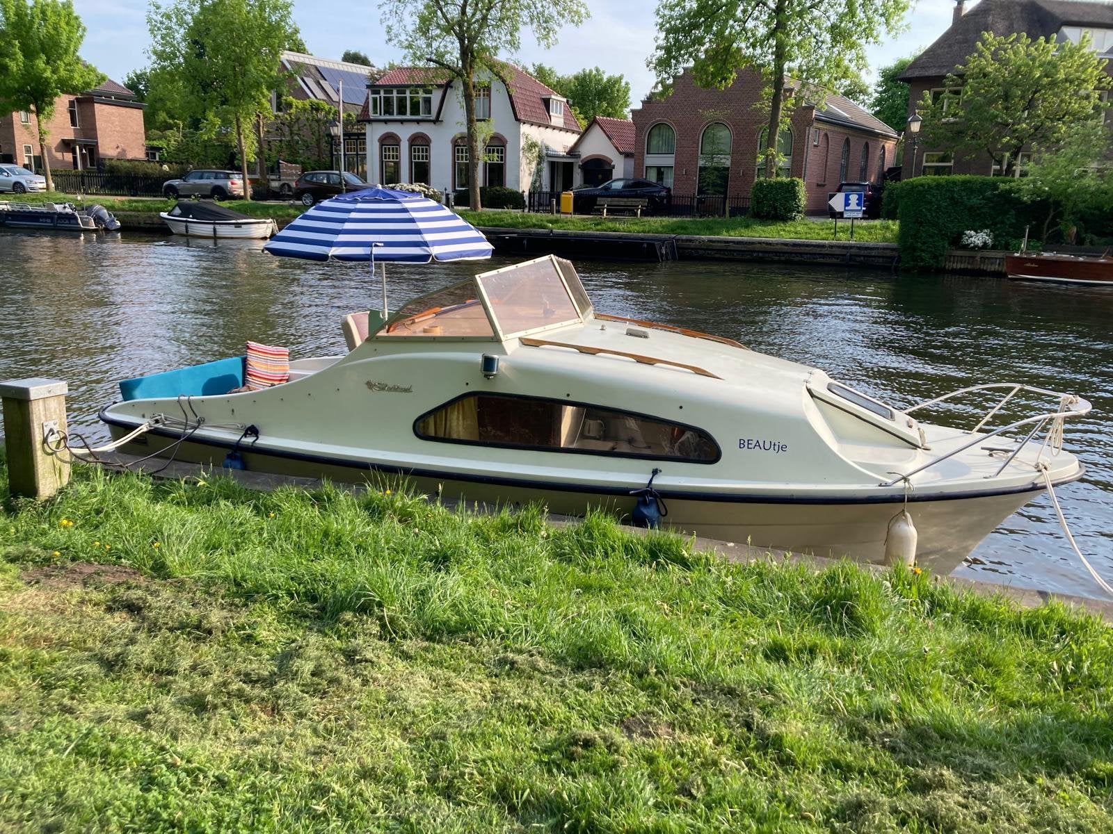 Motorbootje 6,3 mtr lang 1,6 mtr breed, Watersport en Boten, Weekender, 9 m, Binnenboordmotor, 1.80 meter