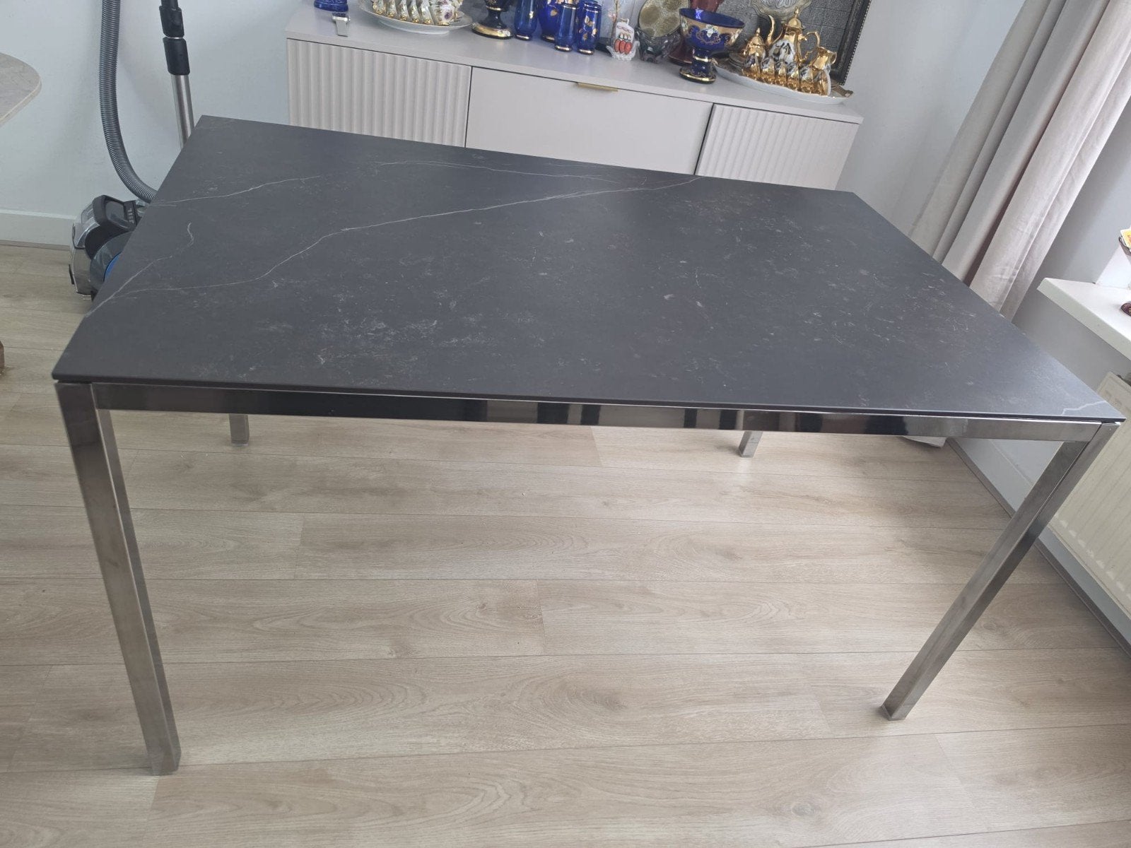 Ikea Torsby tafel met keramisch blad (135x85x75 cm), 100 tot 150 cm, Overige materialen, Zo goed als nieuw, Vier personen