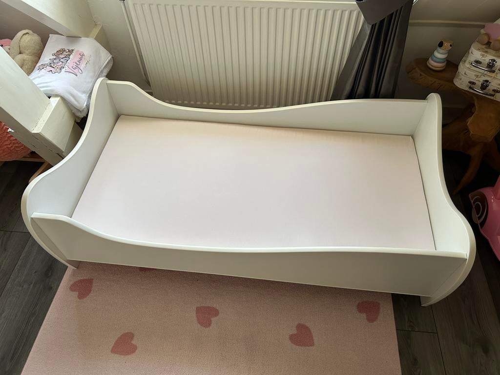 Peuterbed 140x70 met bijhorende matras, 70 tot 85 cm, 140 tot 160 cm, Zo goed als nieuw, Ophalen
