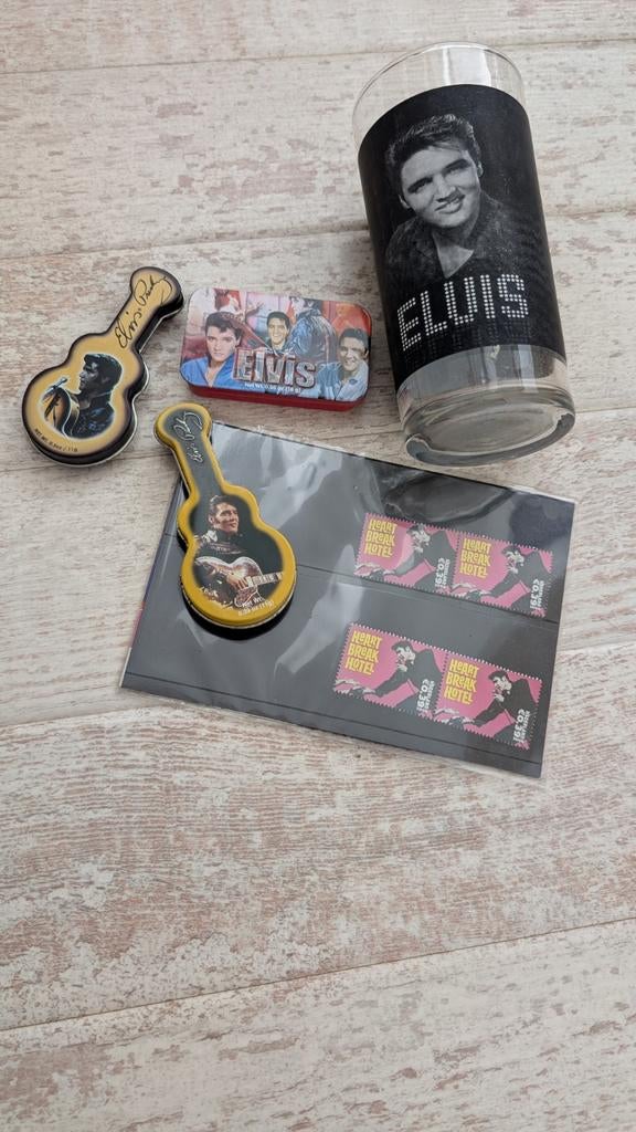 Elvis Presley Collectie: Glas, Blikjes en Postzegels, Ophalen of Verzenden, Gebruikt, Overige typen