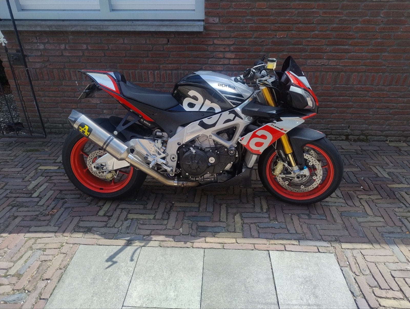 aprilia rsv4 tuono factory 2015 18k km arrow uitlaat, Particulier, Naked bike