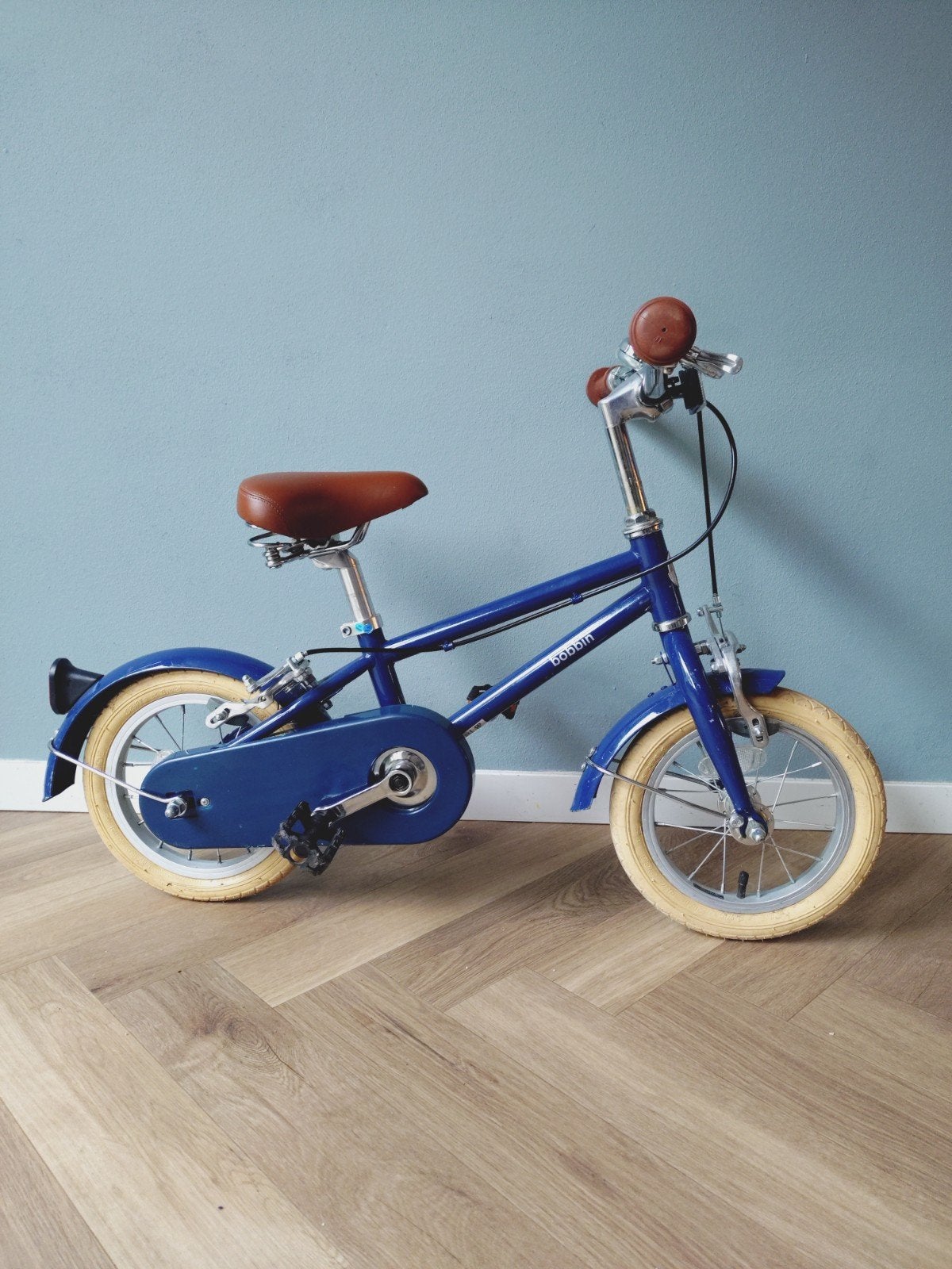 Bobbin Kinderfiets 12 inch - Blauw, Ophalen, Zijwieltjes, Velgrem, Bobbin