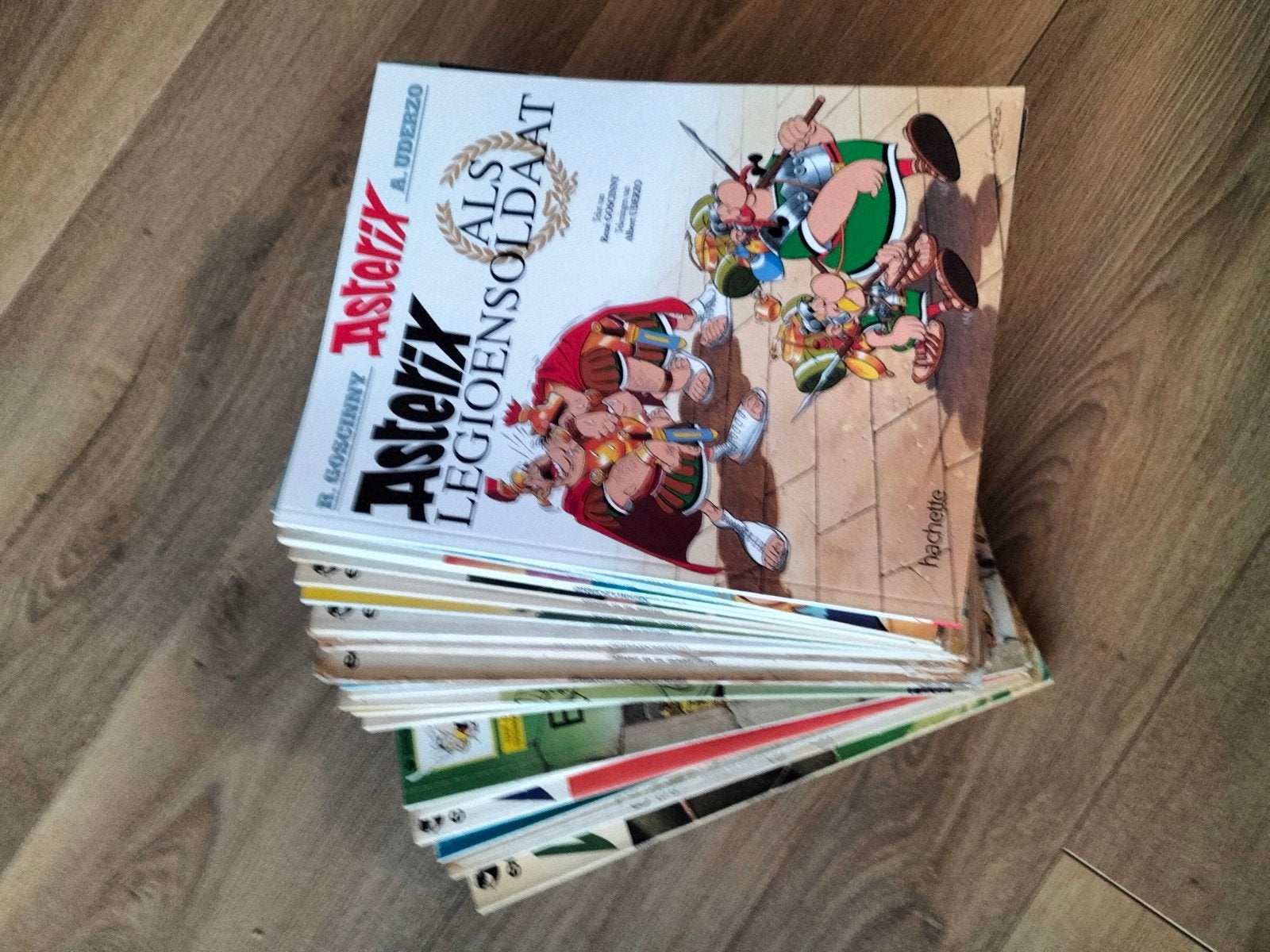 Strips Asterix, Donald Duck, Jan Jans en Dvd's van Tom en Je, Boeken, Meerdere comics, Ophalen of Verzenden, Gelezen, Europa
