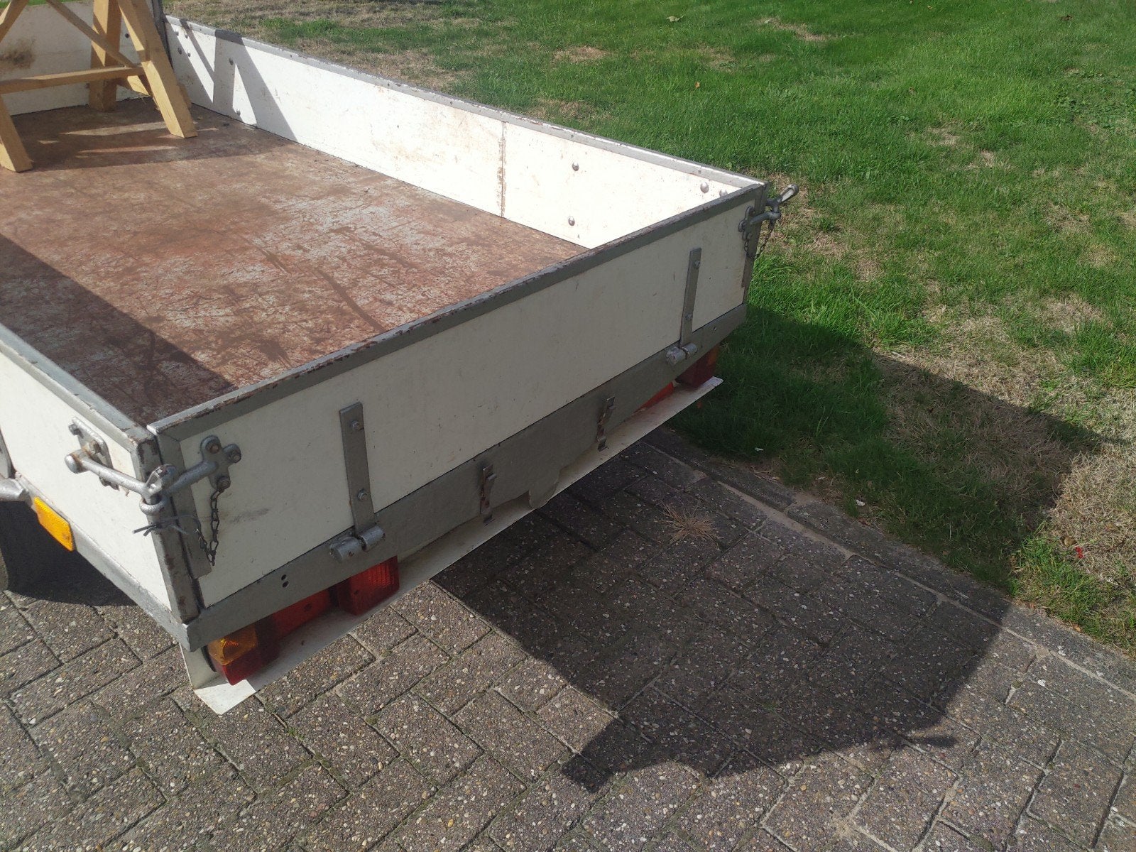 Aanhangwagen  (wit), Ophalen, Gebruikt
