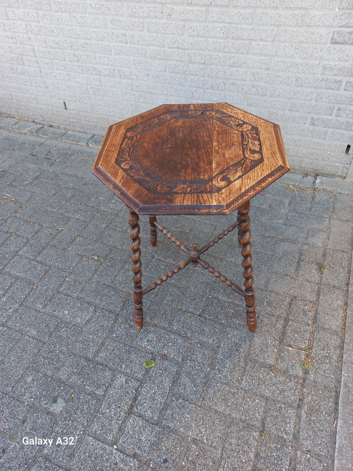 Vintage Bijzettafel met Gedraaide Poten, Ophalen, Vintage, Brocante, Klassiek, Gebruikt, 55 tot 75 cm