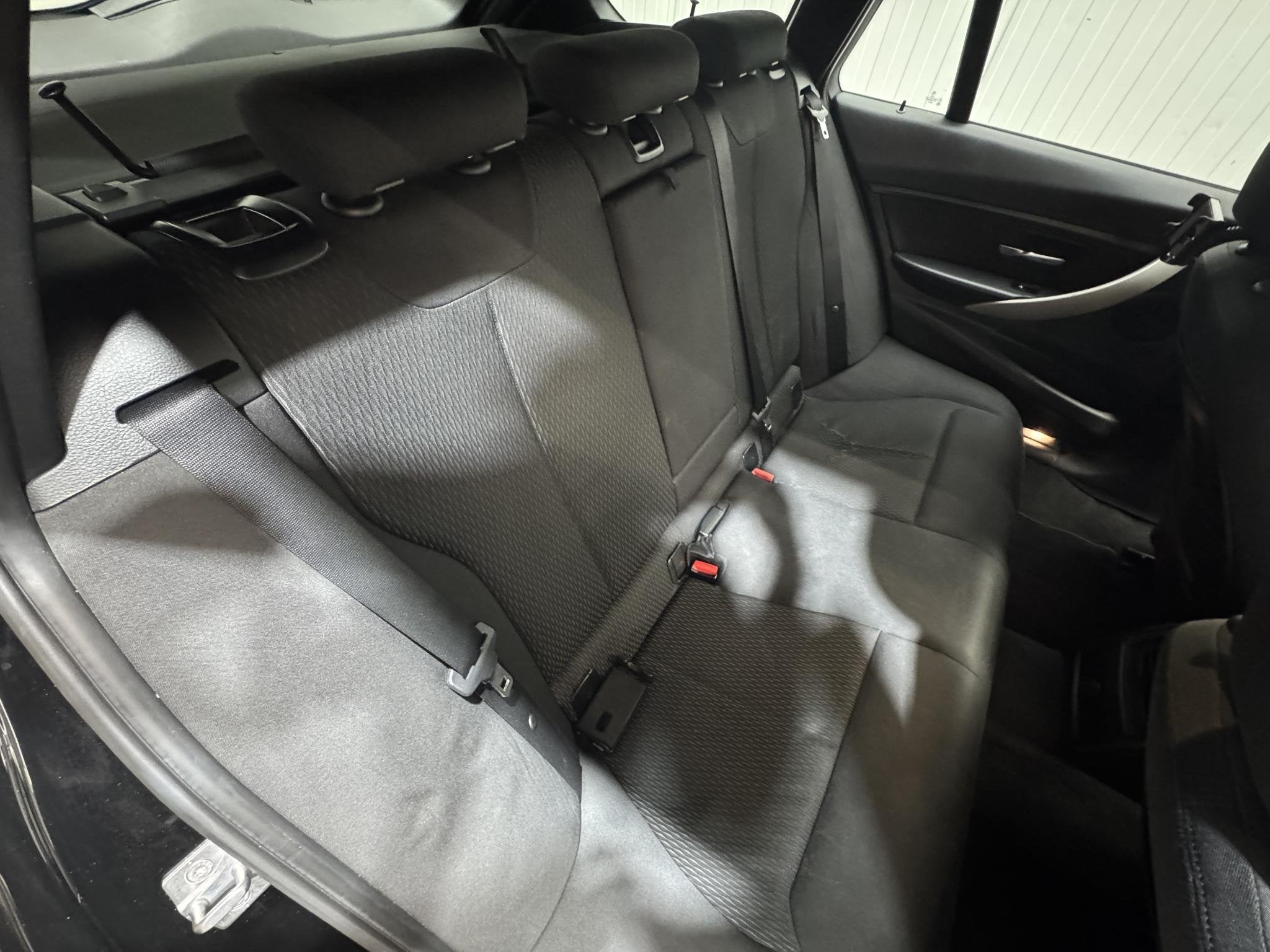 Foto 25 van BMW 3-serie Touring 320d EfficientDynamics Edition High Exec