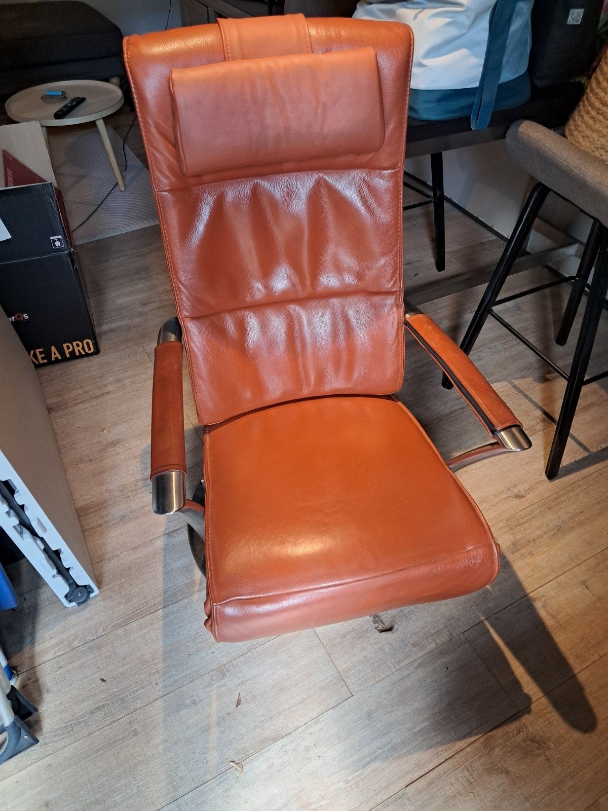 Mooie leren relaxstoel, Ophalen, Zo goed als nieuw, 50 tot 75 cm, Leer