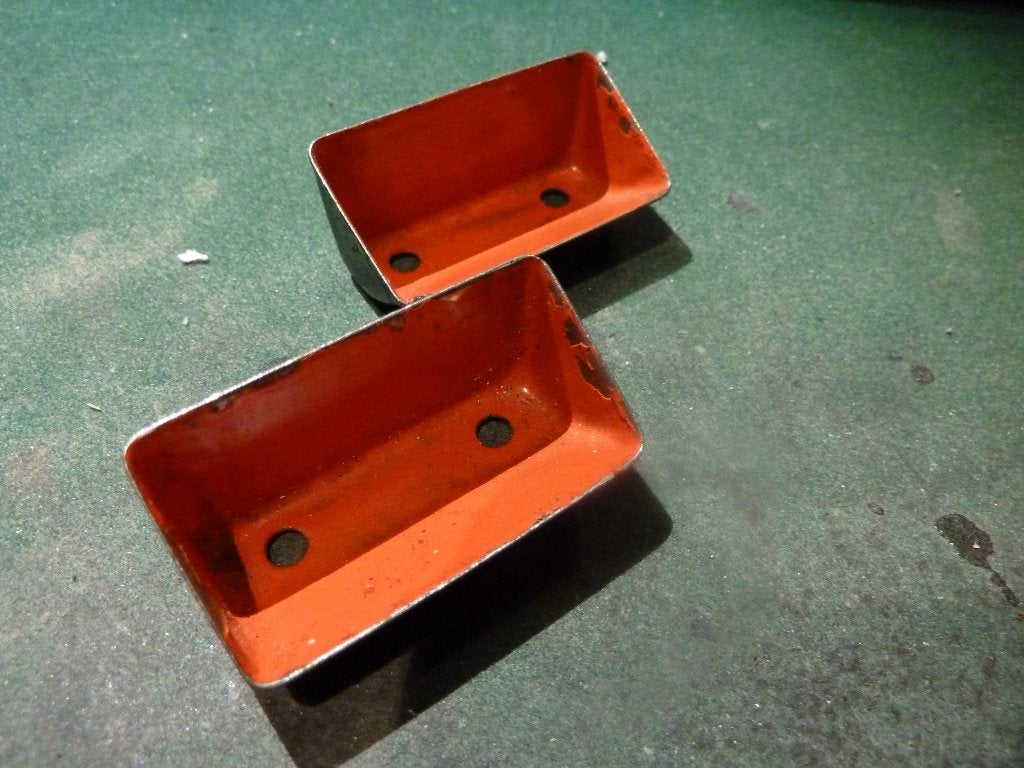 2   OUDE MECCANO BAKJES  van 4.5 cm., Ophalen of Verzenden, Gebruikt