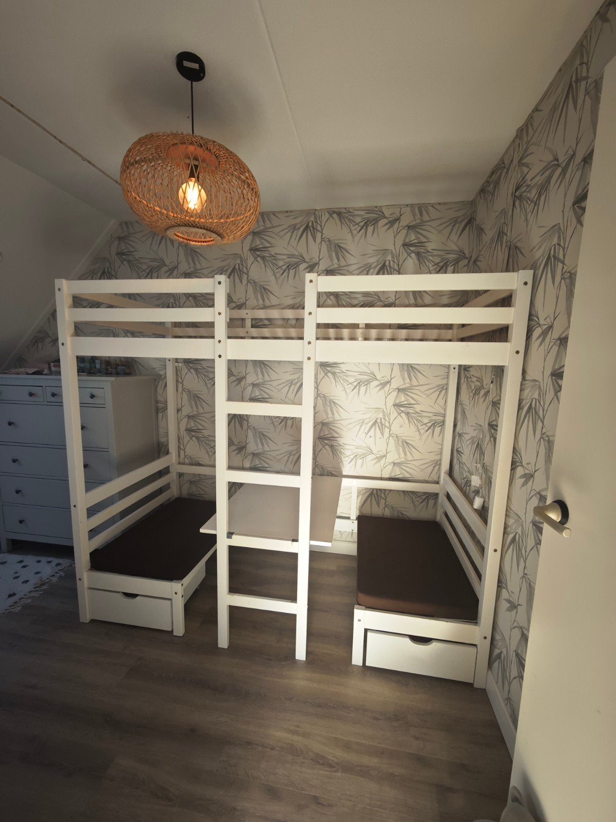 Stapelbed. Witte hoogslaper met bureau én/of extra bed, Huis en Inrichting, Ophalen, 90 cm, Eenpersoons, Zo goed als nieuw