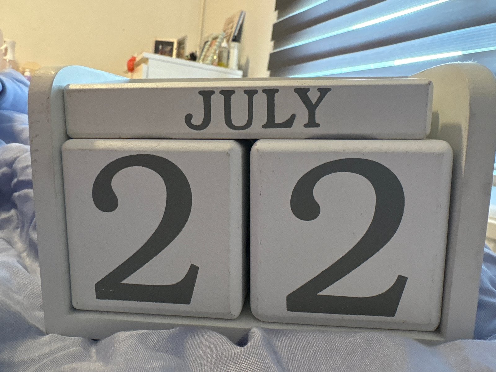 Een houten blokkalender, Ophalen, Maandkalender, Gebruikt