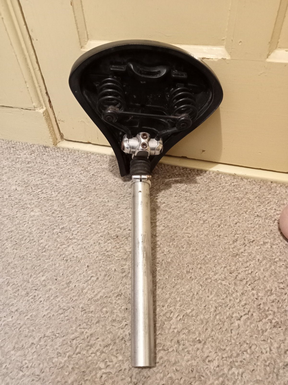 Zadel met zadelpen 27 cm lengte, 22 mm diameter, Ophalen, Gebruikt, Overige materialen, Kinderfiets
