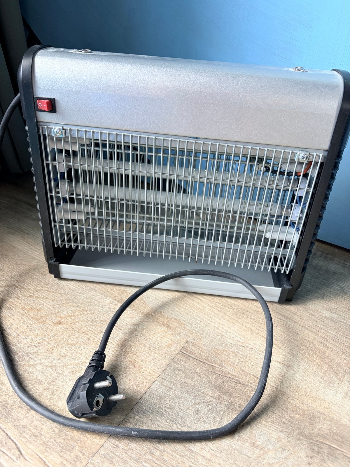 Elektrische insectenverdelger met UV-licht, Ophalen, Gebruikt