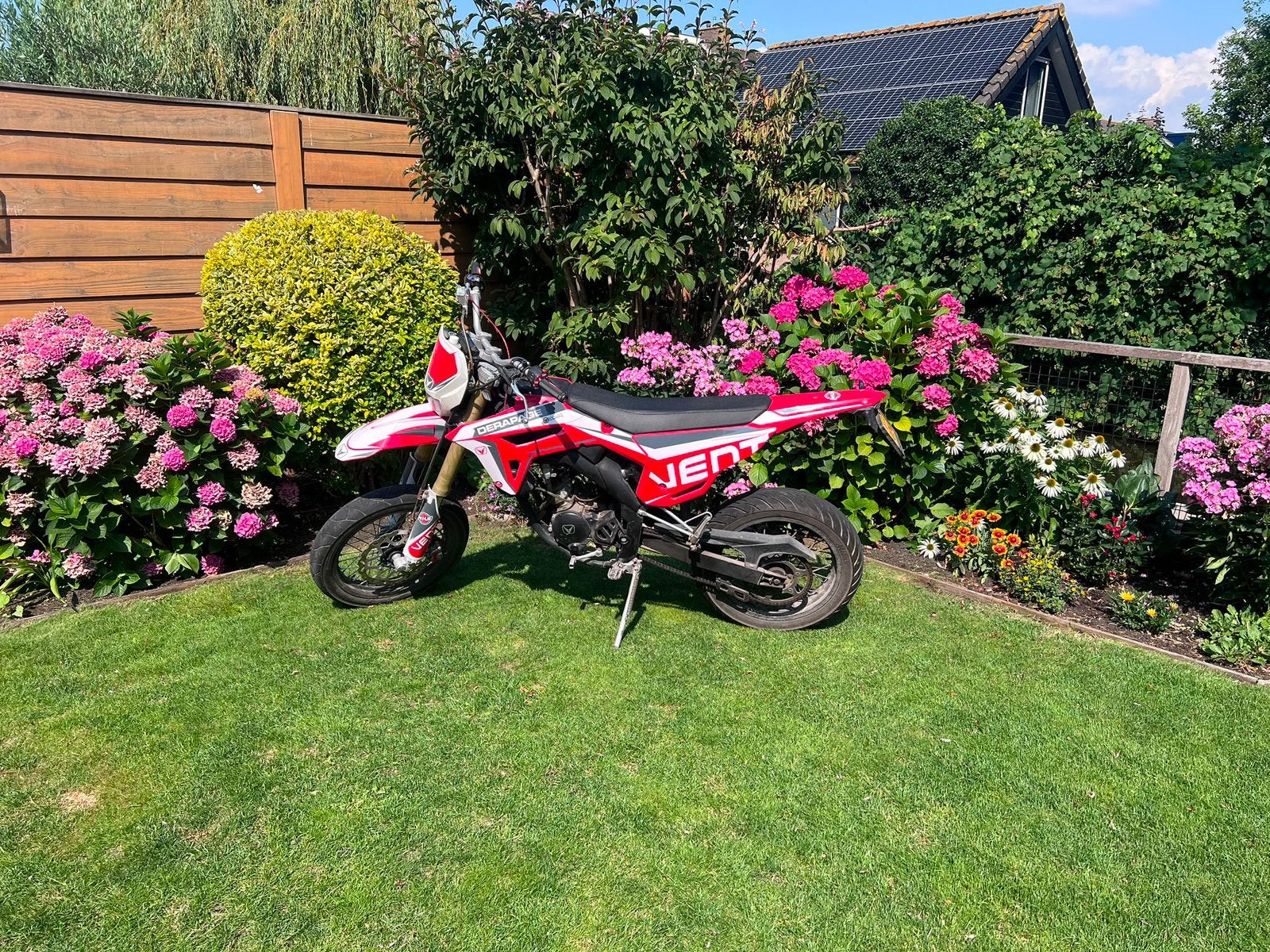 Vent derapage 2024, Ophalen, 6 versnellingen, Maximaal 45 km/u, Zo goed als nieuw