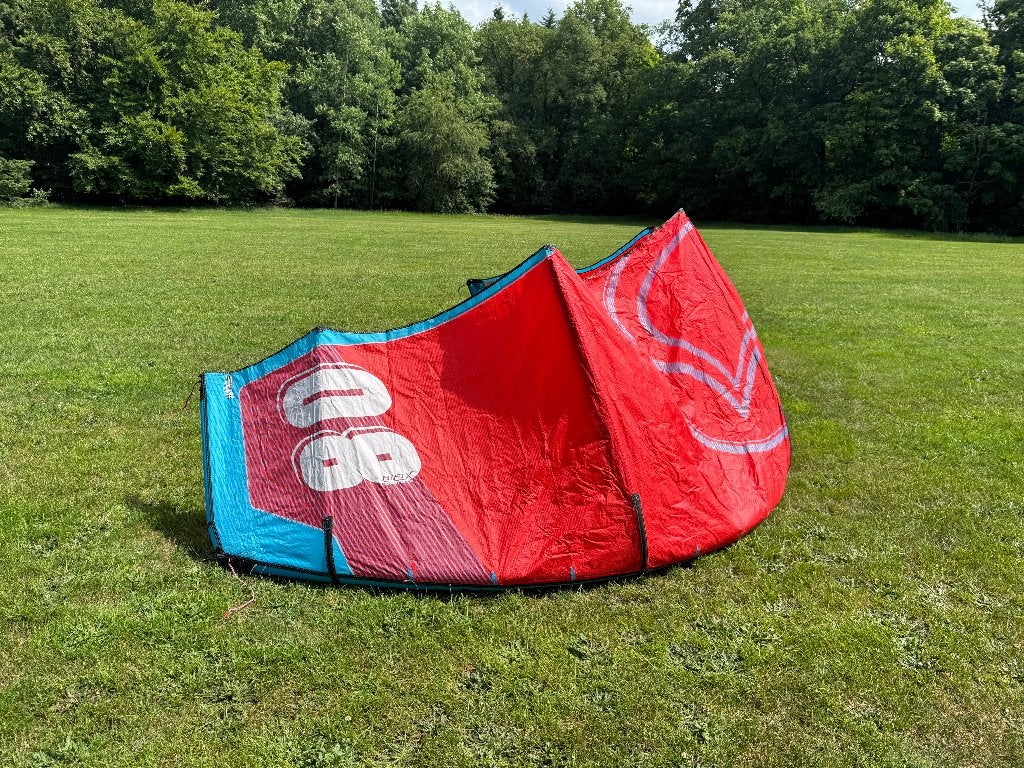 Kiteset: Liquid Force Hifi X V3 (8m) + Board (North) + Bar, Ophalen, Gebruikt, Kitesurf-set, Twintip