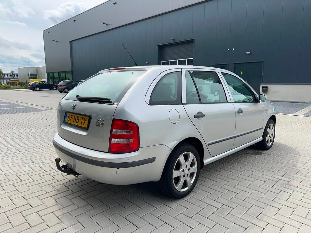 Skoda Fabia Combi 1.4-16V Comfort | CRUISE | ELEKTRISCHE RAM, Auto's, Skoda, Voorwielaandrijving, Gebruikt, 4 cilinders, 49 €/maand