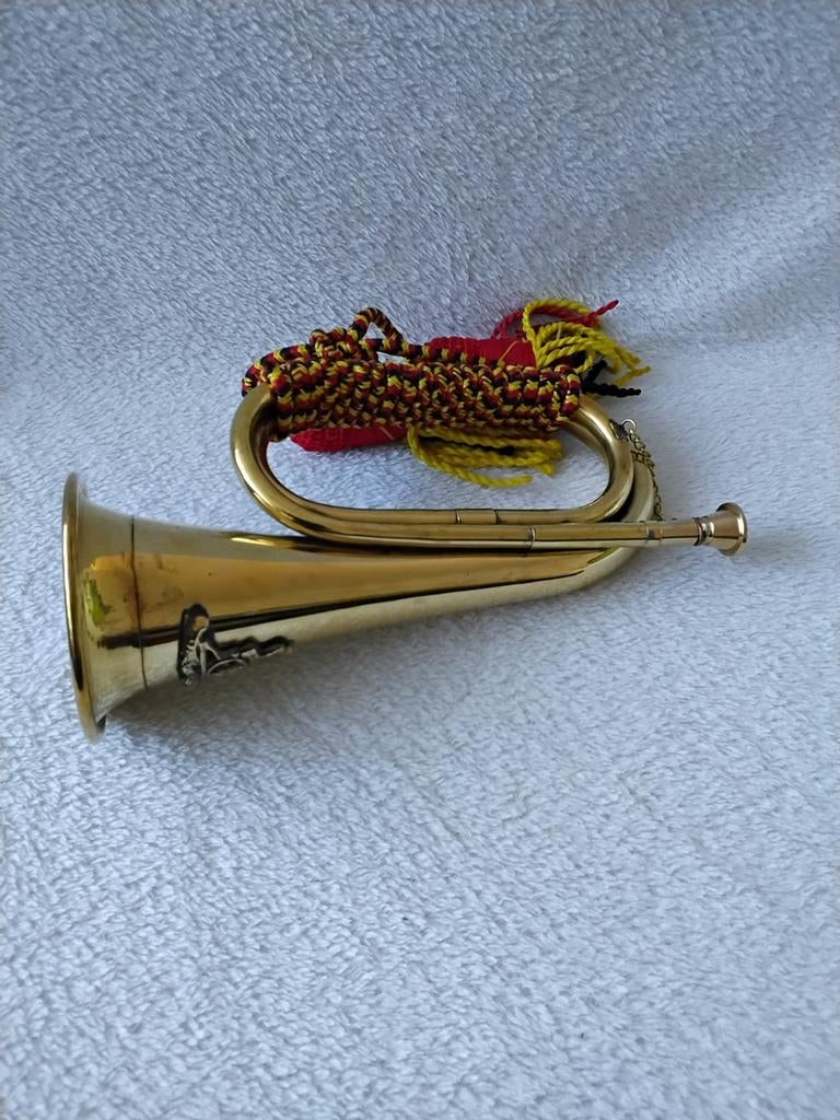 Messing bugel met kwasten, Muziek en Instrumenten, Blaasinstrumenten | Trompetten, Ophalen of Verzenden, Overige typen