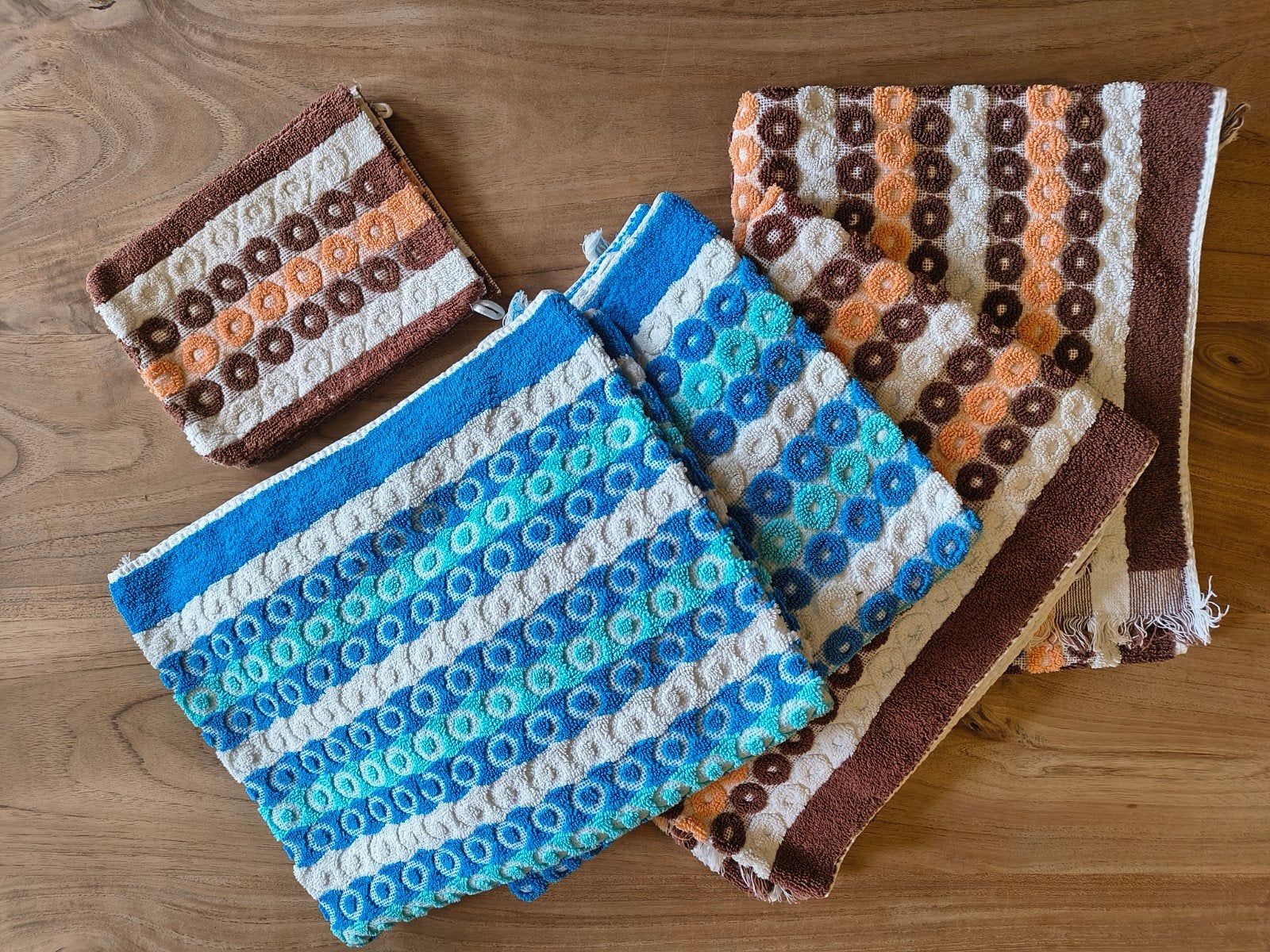 Set 4 retro 70s handdoeken blauw en bruin en 2 washandjes, Ophalen of Verzenden, Zo goed als nieuw, Blauw, Handdoek