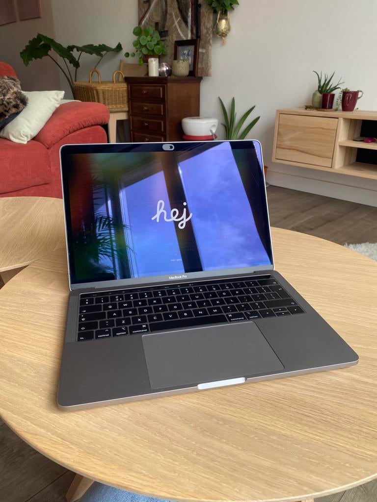 MacBook Pro 13” 2019 i7 Touch Bar| Zeer netjes|Sneller model, Computers en Software, Apple Macbooks, MacBook Pro, Gebruikt, 2 tot 3 Ghz