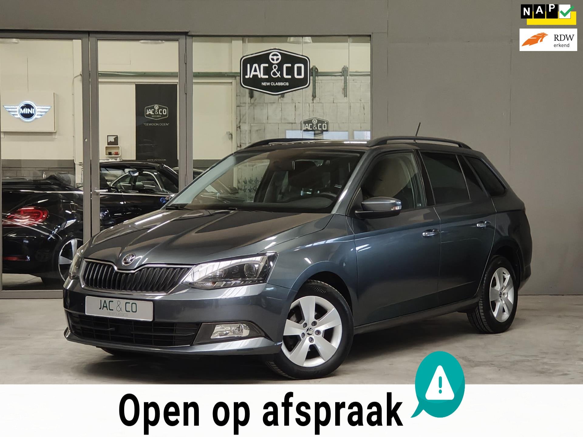 Skoda Fabia Combi 1.2 TSI Ambition Business Navi, Auto's, Skoda, Voorwielaandrijving, Stof, 4 cilinders, Origineel Nederlands