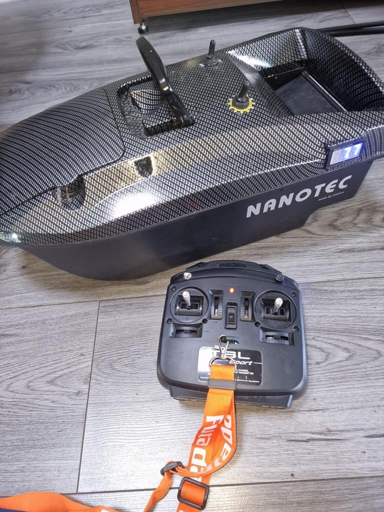 NANOTEC PRO CARBON VOERBOOT LITHIUM ACCUS FUTUBA ZENDER, Watersport en Boten, Ophalen, Zo goed als nieuw, Overige typen