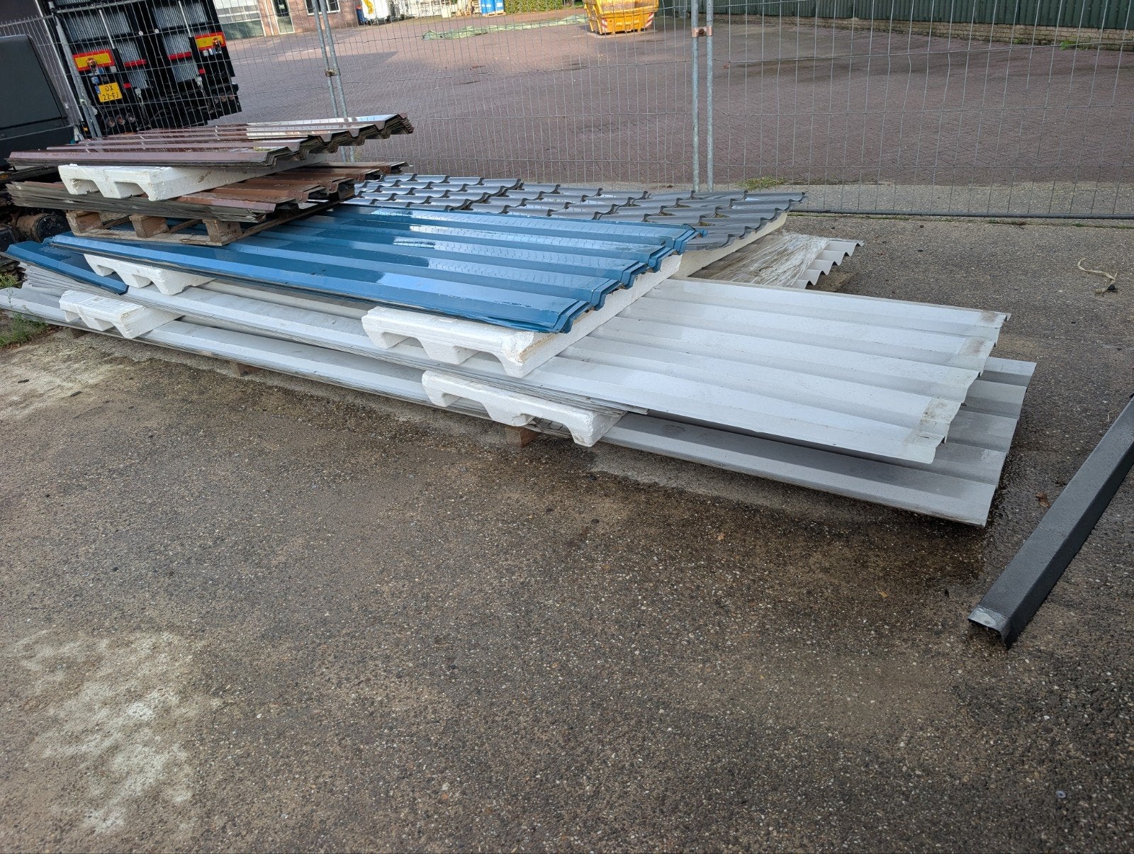 Witte en blauwe damwandplaten - diverse lengtes, Doe-het-zelf en Verbouw, Ophalen of Verzenden
