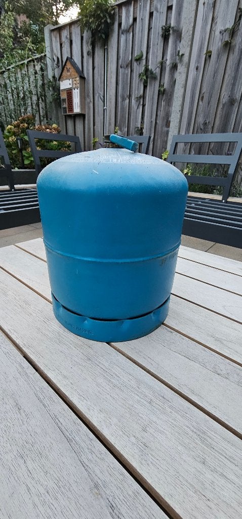 Originele Campingaz 907 ruilfles. Nog ongeveer half gevuld., Ophalen, Zo goed als nieuw