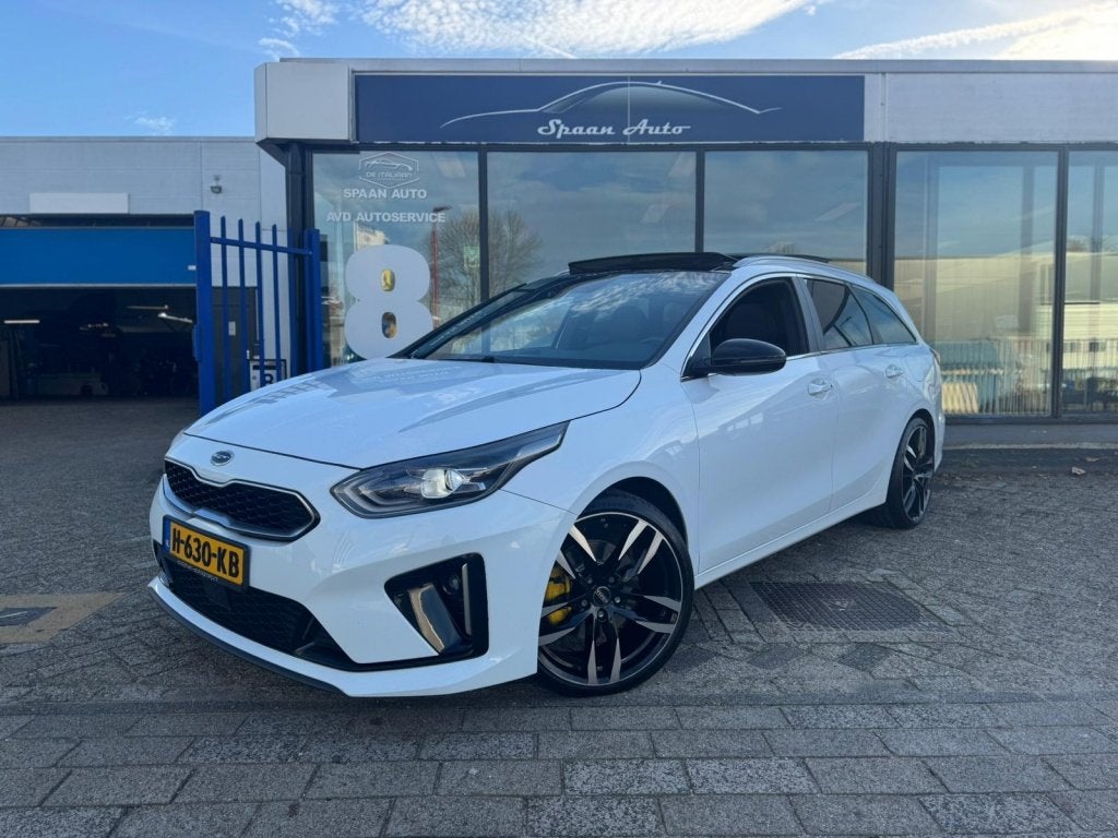 Kia cee'd Sportswagon 1.4 T-GDI | GT-Line | AUTOMAAT | PANO, Automaat, 1300 kg, 4 cilinders, Leder en Stof