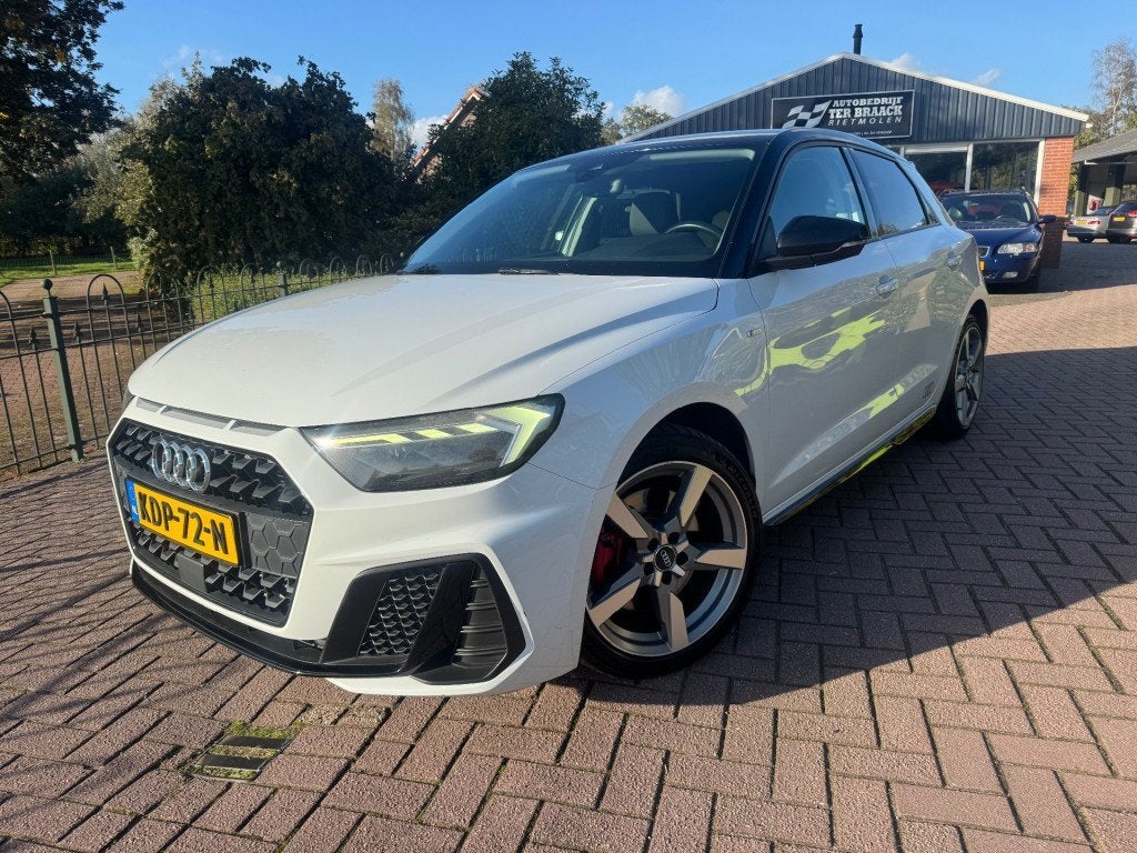 Audi A1 40 TFSI Sportback S-Line, 4 cilinders, Lane Keeping Assist, Wit, Bedrijf
