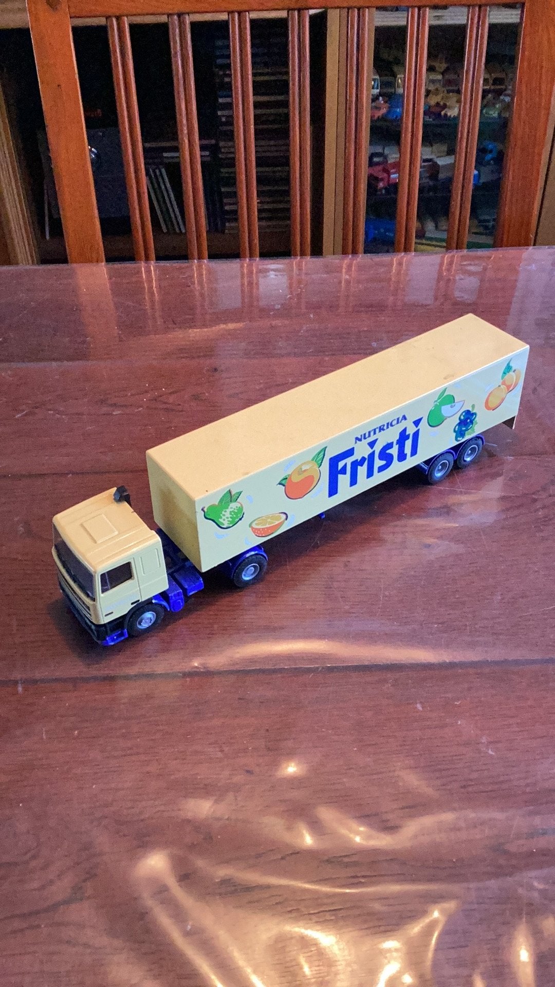 Daf 95 trucks met oplegger Fristi lioncar, Ophalen of Verzenden, Zo goed als nieuw, Bus of Vrachtwagen, Lion Toys
